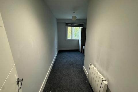 2 bedroom flat to rent, Nobel Drive, Harlington