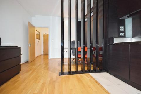 1 bedroom flat for sale, Great West Road, Brentford