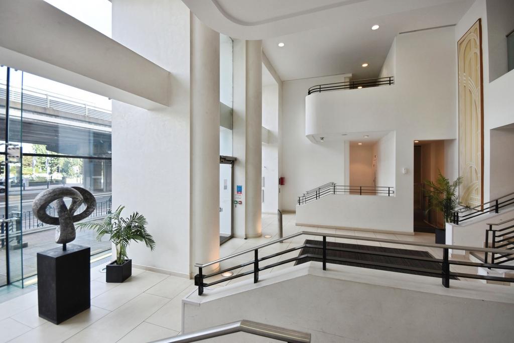 Pbox-living room-344117.JPG