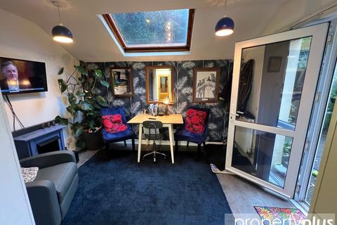 14 Castleton Avenue, Treherbert, Treorchy, CF42 5SS