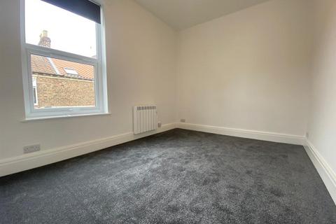 2 bedroom terraced house to rent, Herbert Street, Off Hull Road