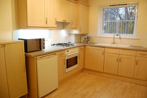 2 bedroom flat to rent, 18 Rosethorn Wynd, Dunfermline  KY12 7YN