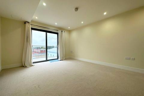 2 bedroom apartment for sale, Queensmead, Farnborough, Hampshire, GU14