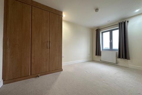 2 bedroom apartment for sale, Queensmead, Farnborough, Hampshire, GU14