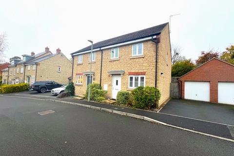 3 bedroom semi-detached house to rent, Gilligans Way, Faringdon, Oxfordshire, SN7