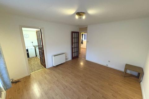 2 bedroom flat to rent, Fishescoates Gardens, Glasgow