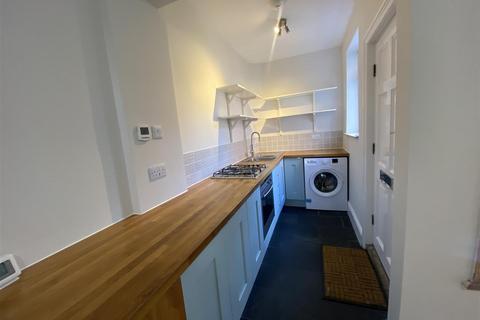 3 bedroom terraced house to rent, Wayland Road, Sheffield