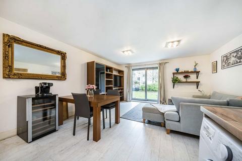 2 bedroom flat for sale, St. Georges Grove, London SW17