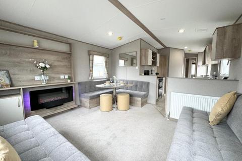 2 bedroom static caravan for sale, Solent Breezes Holiday Park