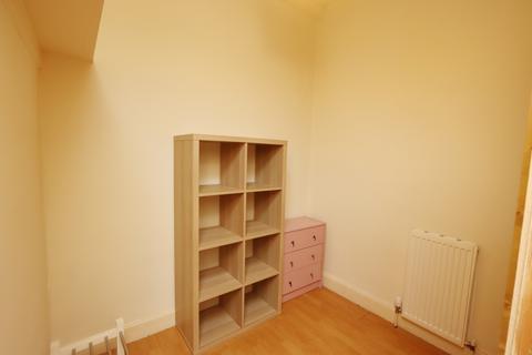 1 bedroom flat to rent, Restalrig Road South, Edinburgh EH7