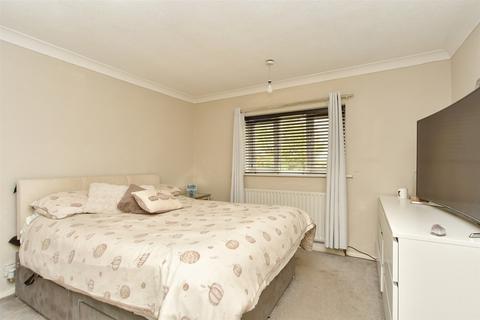 23 Frittenden Road, Wainscott, Rochester, ME2 4JU