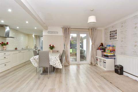 23 Frittenden Road, Wainscott, Rochester, ME2 4JU