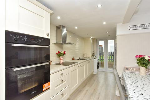 23 Frittenden Road, Wainscott, Rochester, ME2 4JU