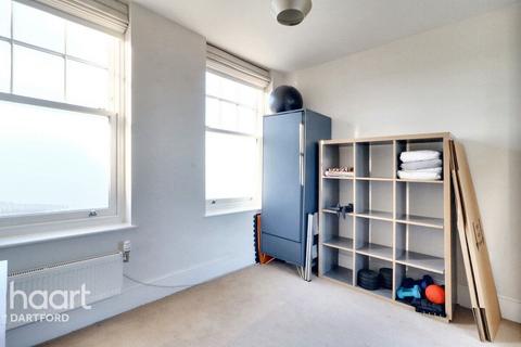 39 Martin Drive, Stone, Dartford, DA2 6BF