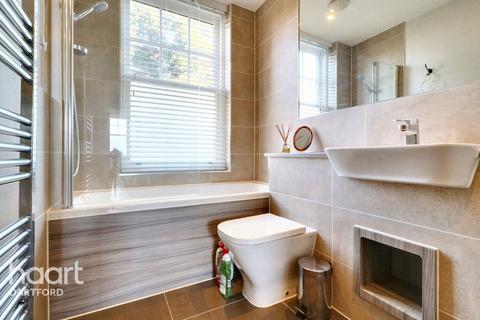39 Martin Drive, Stone, Dartford, DA2 6BF