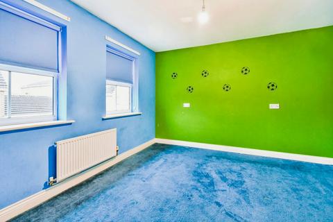 33 Abbots Court, Selby, YO8 8BF