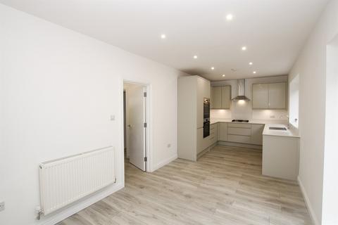 4 bedroom house to rent, Robin Lane, Hendon, NW4