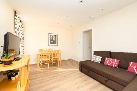 1 bedroom flat for sale, Flat 2, 68 Grassmarket, Edinburgh