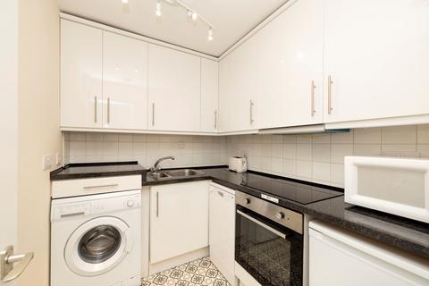 1 bedroom flat for sale, Flat 2, 68 Grassmarket, Edinburgh