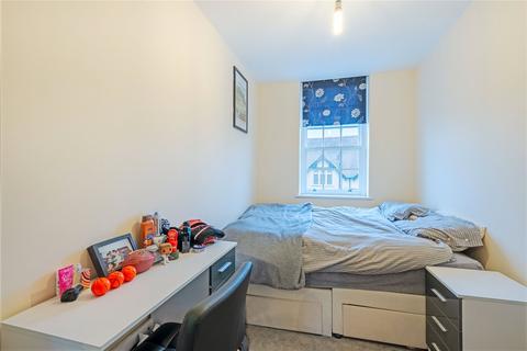 2 bedroom flat to rent, Chiltern Parade, Chesham Road, HP6