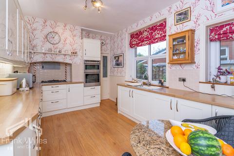 4 bedroom terraced house for sale, Milner Road, Lytham St. Annes, Lancashire