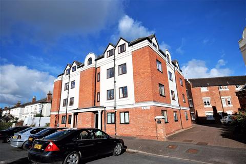 3 bedroom apartment to rent, Russell Terrace, Leamington Spa