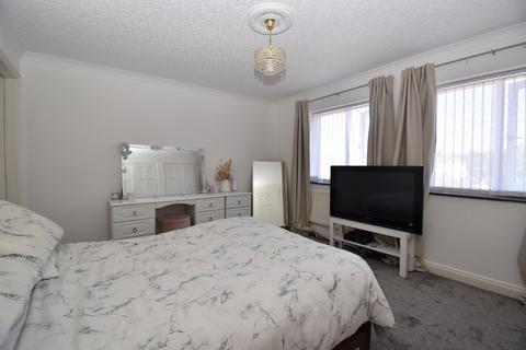 3 bedroom apartment to rent, Russell Terrace, Leamington Spa