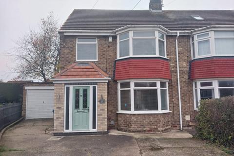 3 bedroom semi-detached house to rent, Fairfield Avenue, Kirk Ella, Hull, East Riding of Yorkshi, HU10