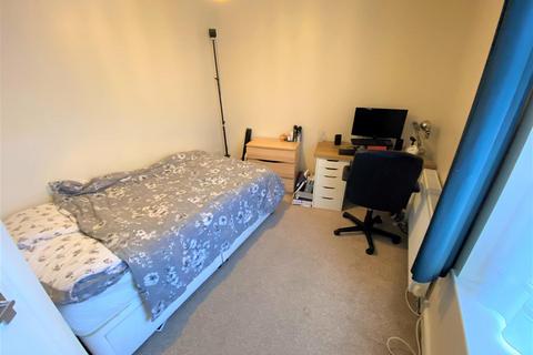 3 bedroom end of terrace house to rent, Chilworth Street, Rusholme, Manchester