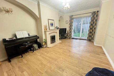 3 bedroom semi-detached house to rent, Kepier Crescent, Durham