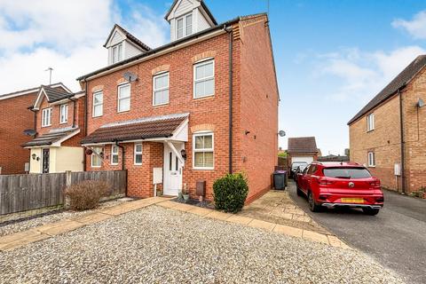 3 bedroom townhouse to rent, Nursery Vale, Morton, Gainsborough, DN21 3GE