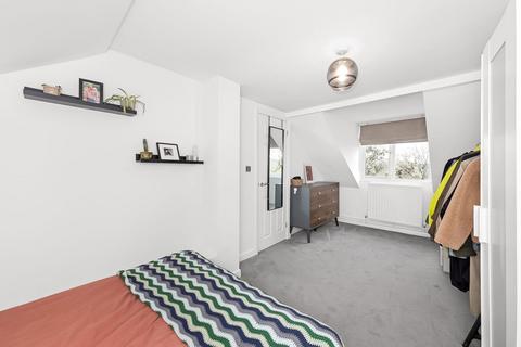 11b Cranfield Road, London, SE4 1TN