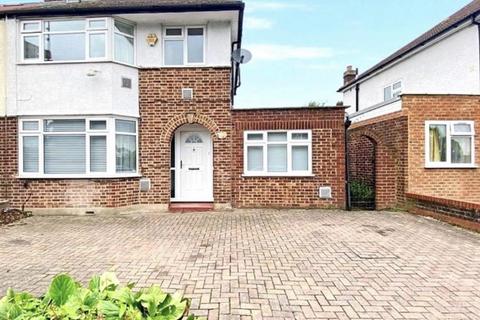 1 bedroom in a house share to rent, Falling Lane, West Drayton UB7