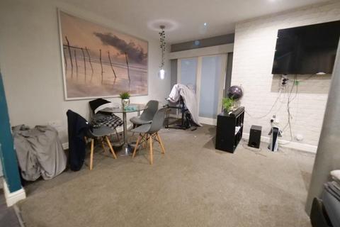 2 bedroom apartment to rent, Victoria Mill :: Miles Platting