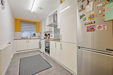 2 bedroom apartment for sale, Broadis Way, Rainham, RM13