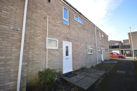 3 bedroom terraced house to rent, Epsom Walk, Corby