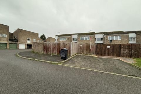 3 bedroom terraced house to rent, Epsom Walk, Corby