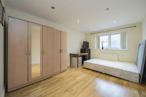 1 bedroom flat to rent, Windmill Road, Brentford TW8