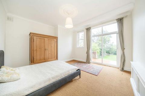 2 bedroom flat for sale, Killieser Avenue, London SW2