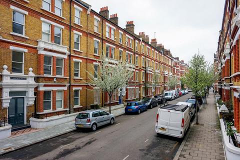 3 bedroom flat to rent, Rushcroft Road, SW2