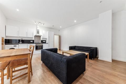 3 bedroom flat to rent, Rushcroft Road, SW2