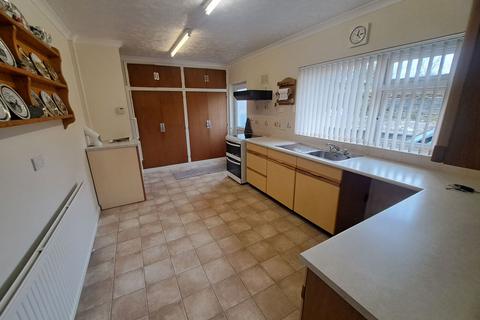 3 bedroom detached bungalow for sale, Hendre Road, Tycroes, Ammanford, SA18 3LA