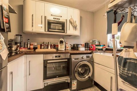 2 bedroom flat for sale, Rockstone Lane, Southampton SO14