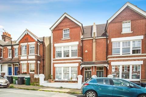 6 bedroom house to rent, Cissbury Road, Hove