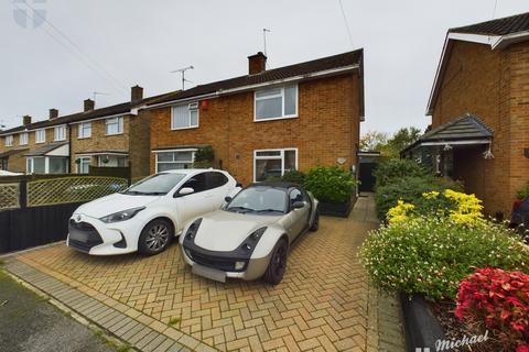 2 bedroom semi-detached house to rent, Berryfield Road, Aylesbury