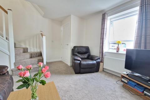 2 bedroom house to rent, Greenfield Drive, Barlby, Selby