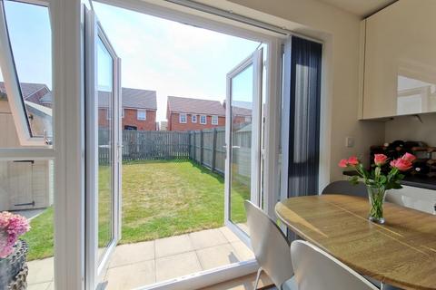 2 bedroom house to rent, Greenfield Drive, Barlby, Selby