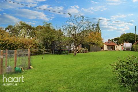 3 bedroom detached house for sale, Bungay Road, NORWICH