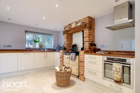 3 bedroom detached house for sale, Bungay Road, NORWICH