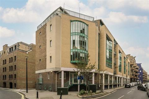 2 bedroom flat to rent, Millennium Square, London SE1